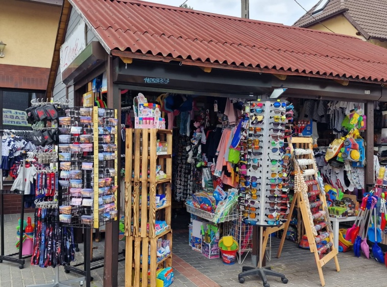 Stoisko z pamiątkami i zabawkami 